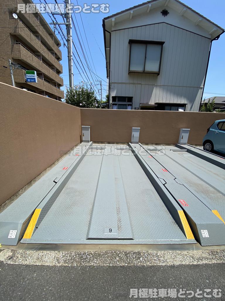 横浜市中区本牧大里町4-1の月極駐車場2