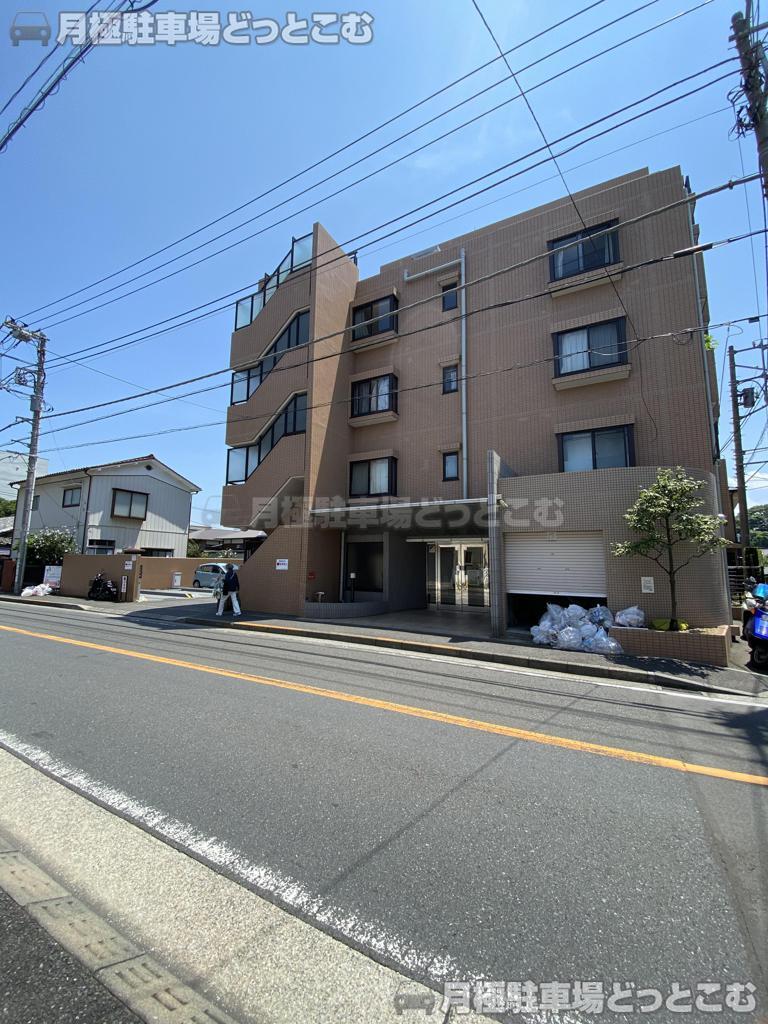 横浜市中区本牧大里町4-1の月極駐車場3