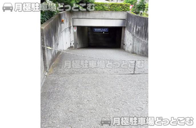 鎌倉市由比ガ浜2－13の月極駐車場3
