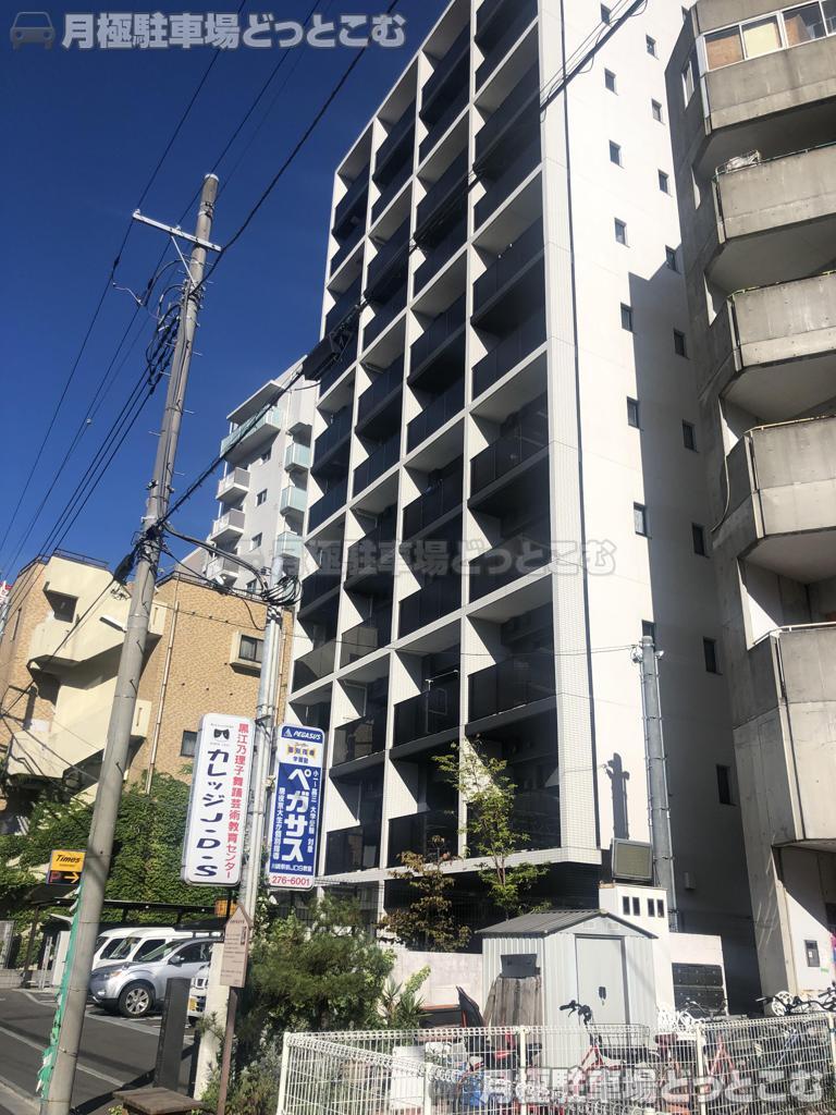 川崎市川崎区本町1-3-4の月極駐車場3