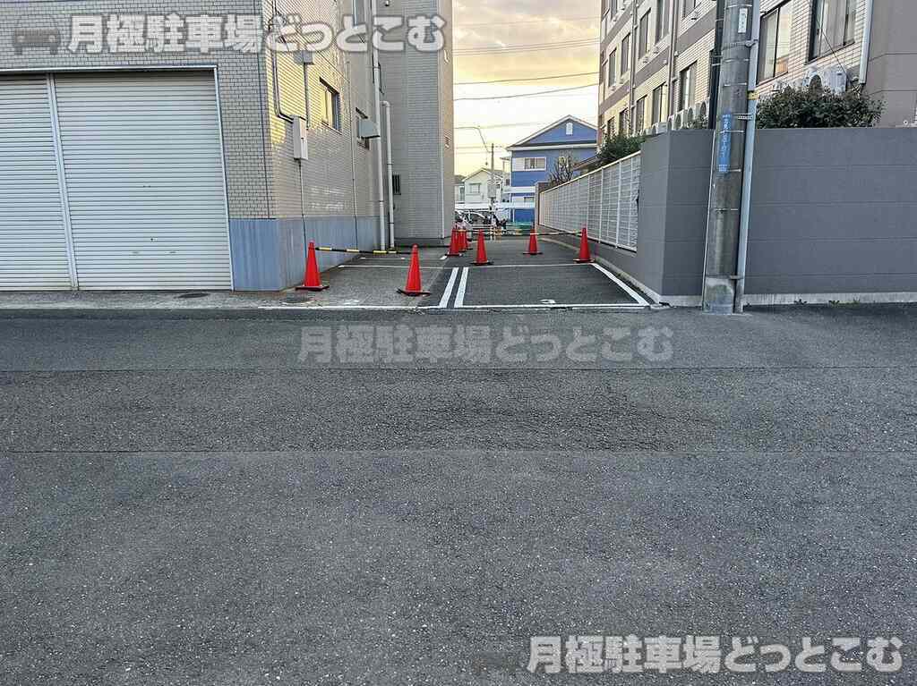川崎市高津区北見方3-152-21の月極駐車場3