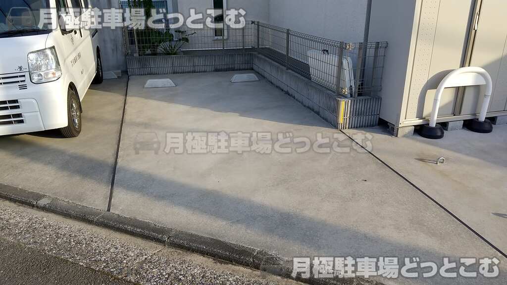 横浜市鶴見区鶴見中央2丁目1919-5,1919-6の月極駐車場2