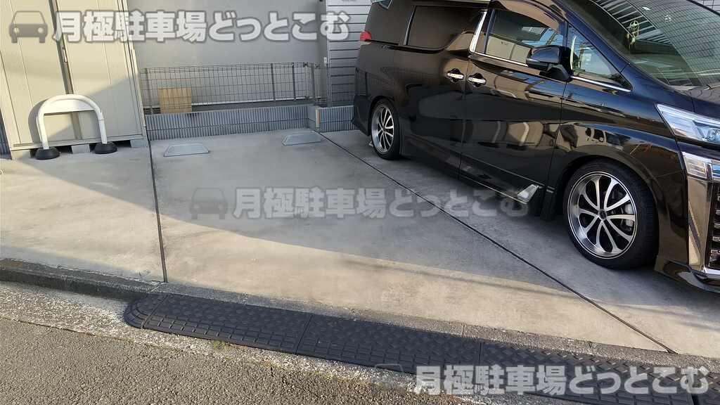 横浜市鶴見区鶴見中央2丁目1919-5,1919-6の月極駐車場3