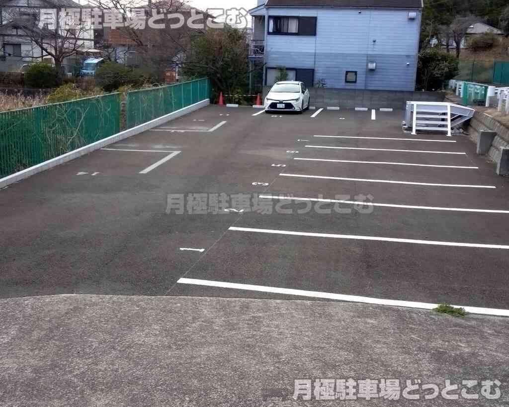 横浜市戸塚区柏尾町1380-1の月極駐車場1
