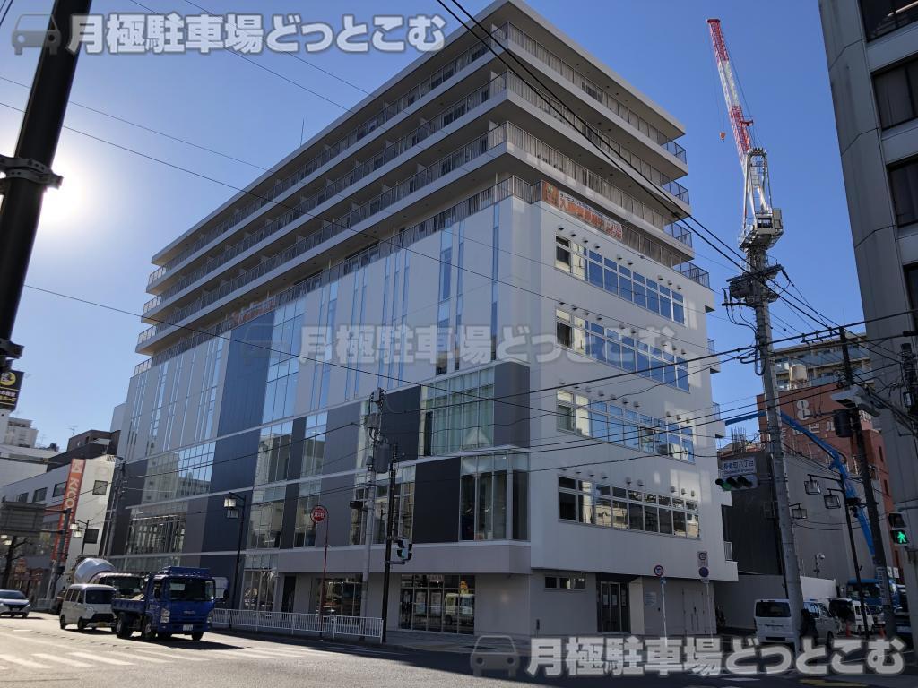 横浜市中区長者町8-125の月極駐車場3