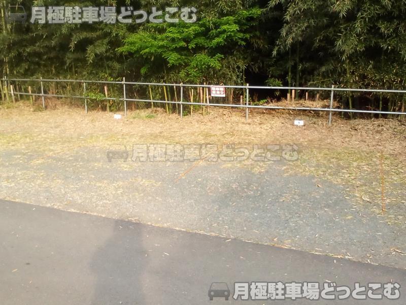 厚木市上荻野6254の月極駐車場1