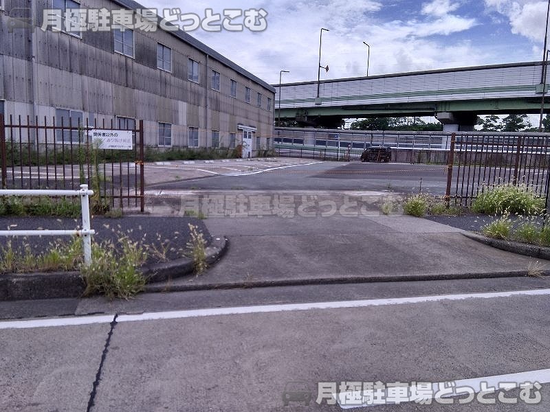 名古屋市港区竜宮町22-6の月極駐車場5