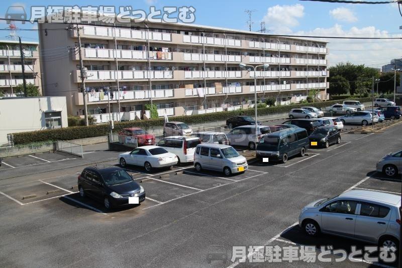上尾市上尾村1272-1の月極駐車場1