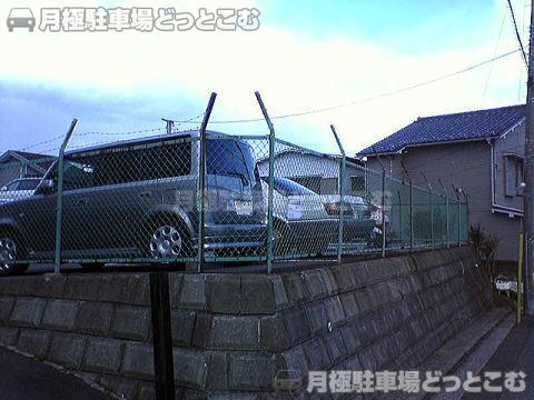 横浜市磯子区滝頭1丁目7番の月極駐車場2