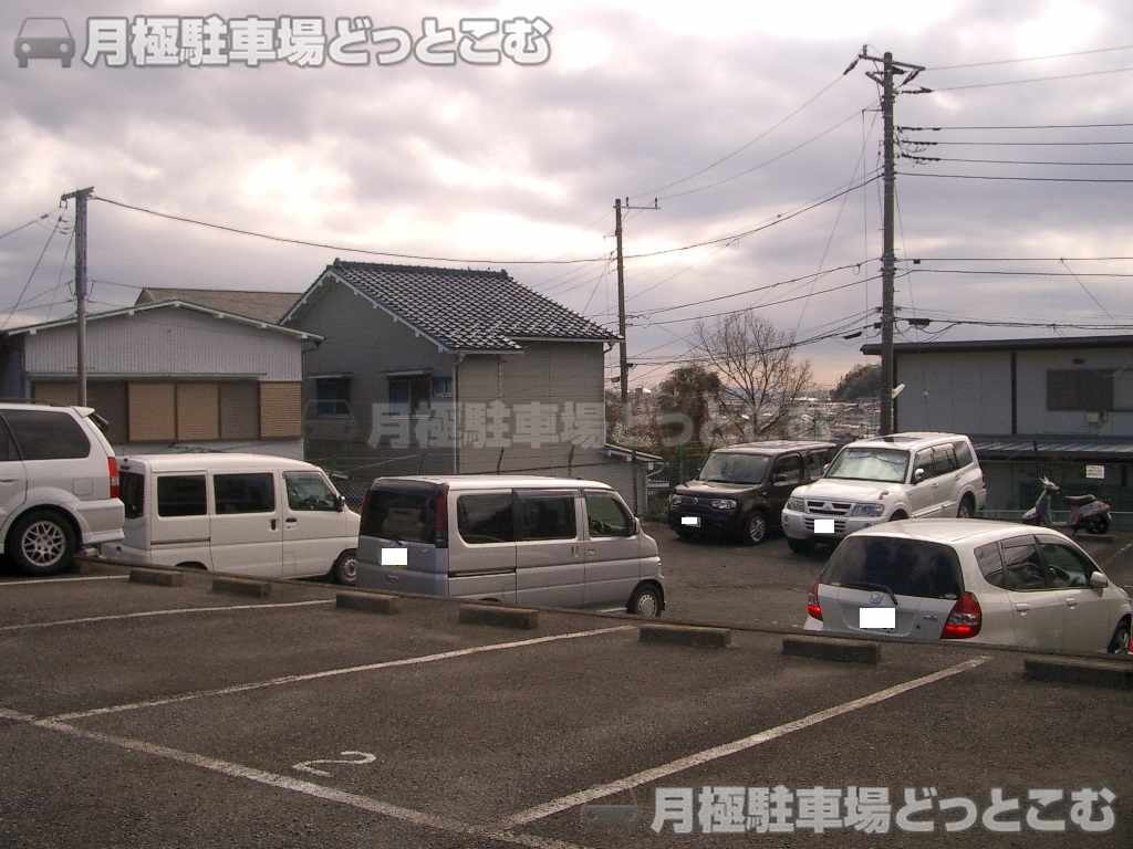 横浜市磯子区滝頭1丁目7番の月極駐車場3