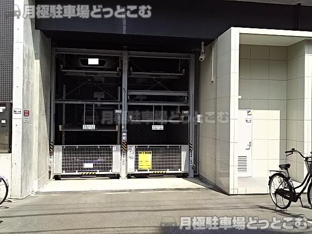 横浜市神奈川区東神奈川2-44-22の月極駐車場2