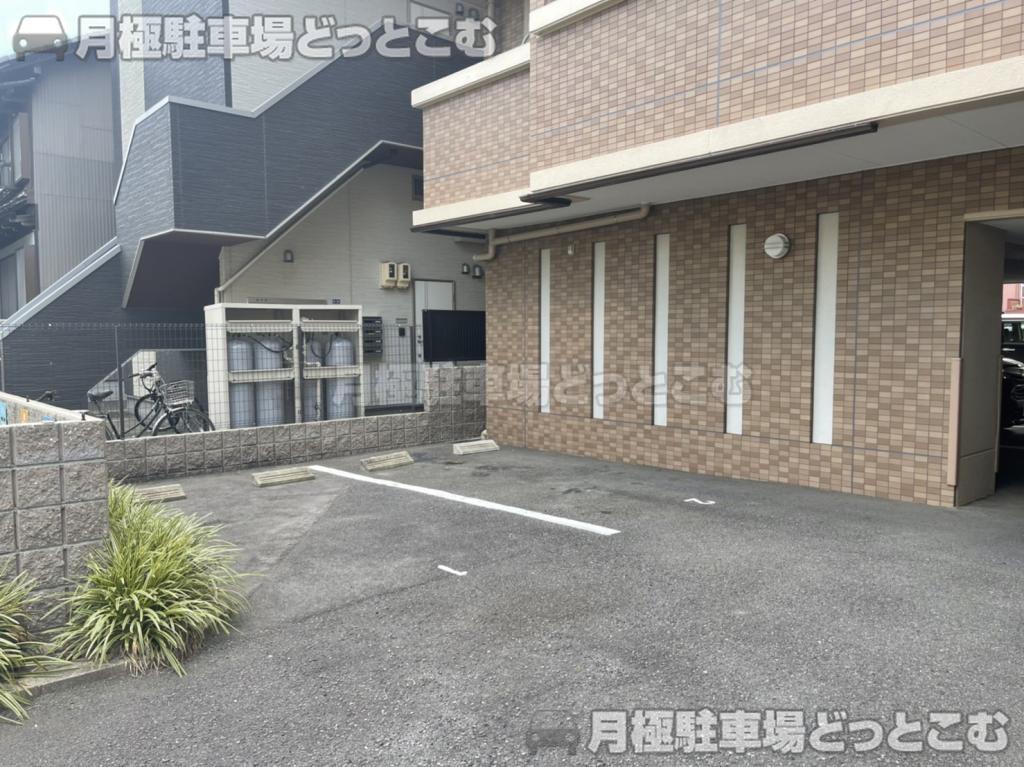 名古屋市西区上名古屋3丁目8-23の月極駐車場2