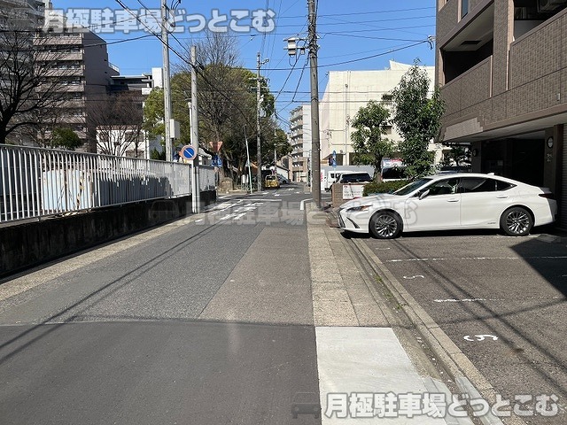 名古屋市西区名駅2丁目25-11の月極駐車場6