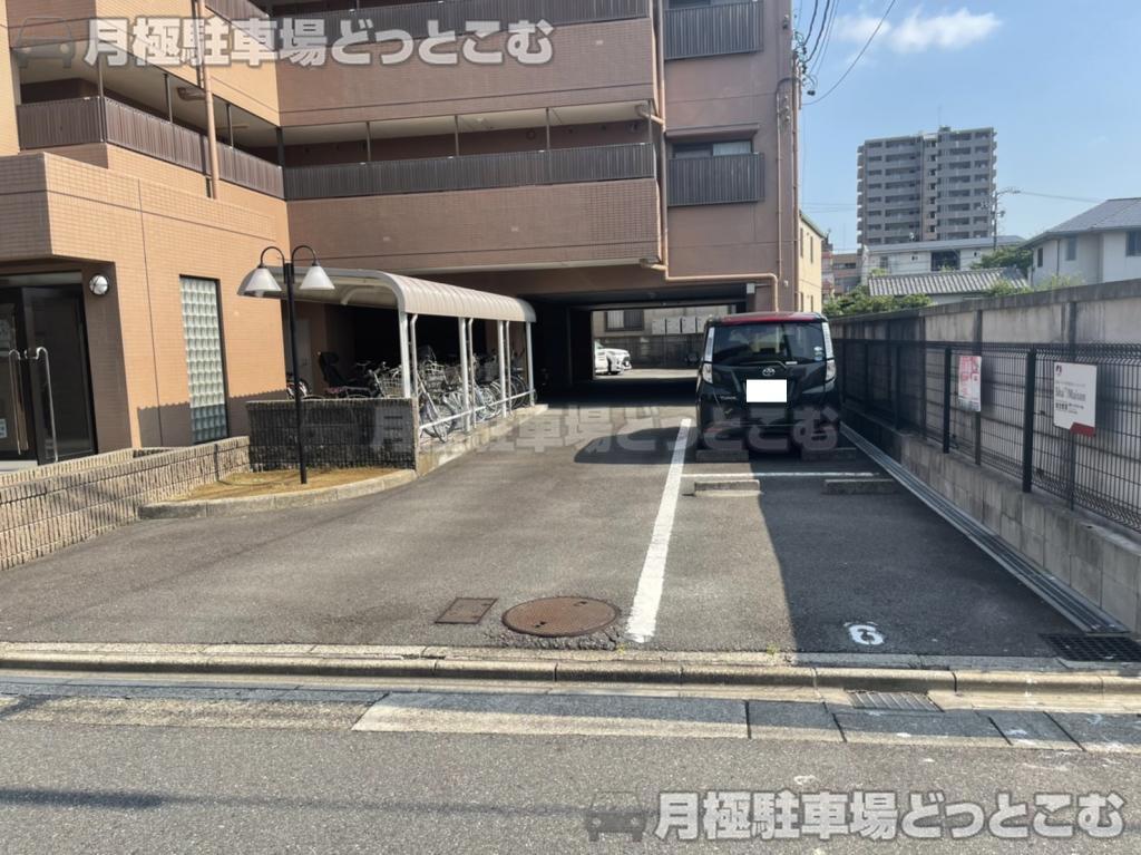 名古屋市熱田区六番1丁目5-28の月極駐車場4