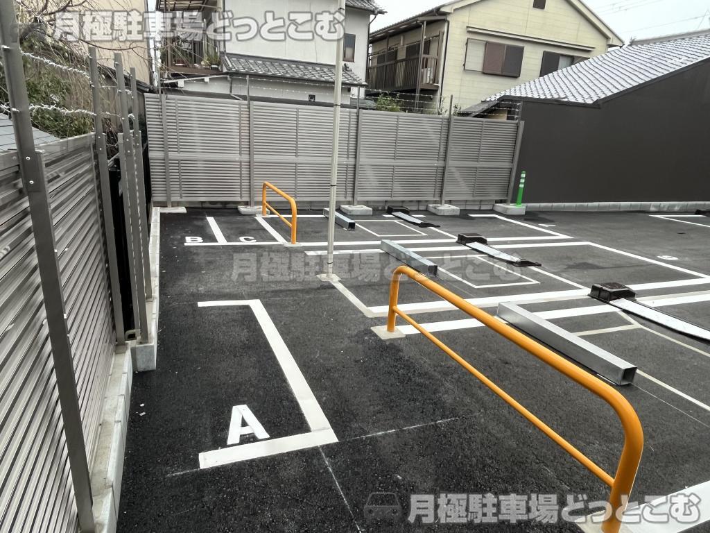 京都市北区紫野上石龍町21の月極駐車場3