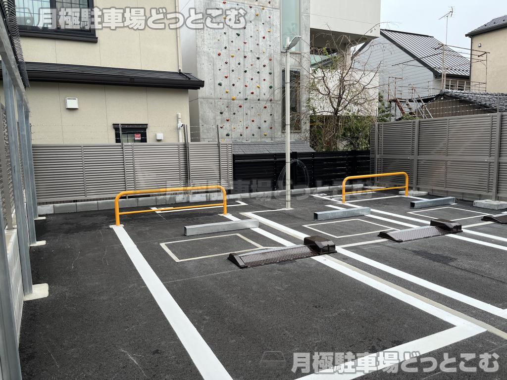 京都市北区紫野上石龍町21の月極駐車場4