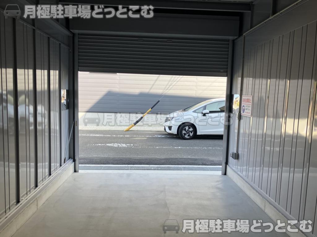 春日井市鳥居松町3丁目147-2の月極駐車場4