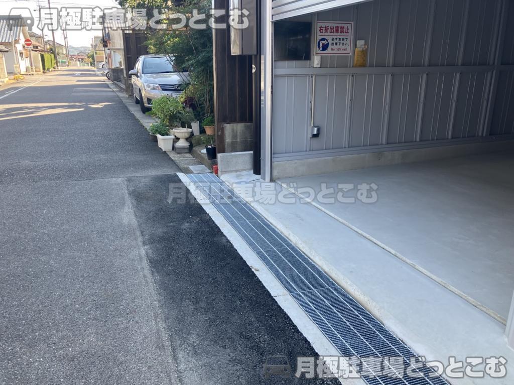 春日井市鳥居松町3丁目147-2の月極駐車場5