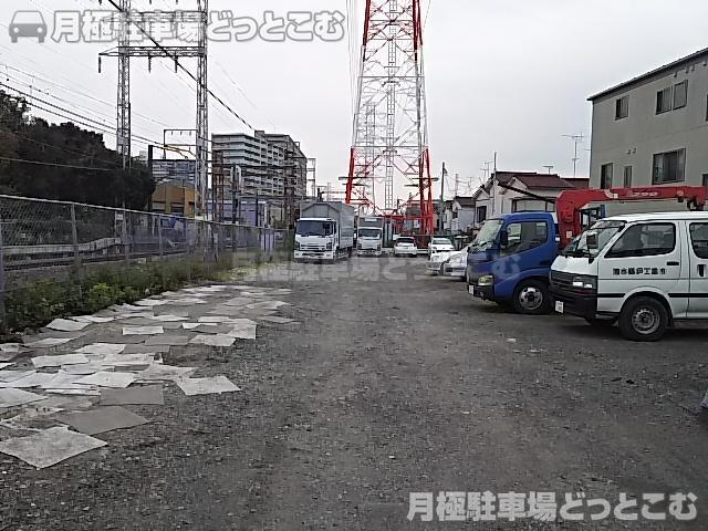 川崎市川崎区小田3-2（3-187-1）の月極駐車場3