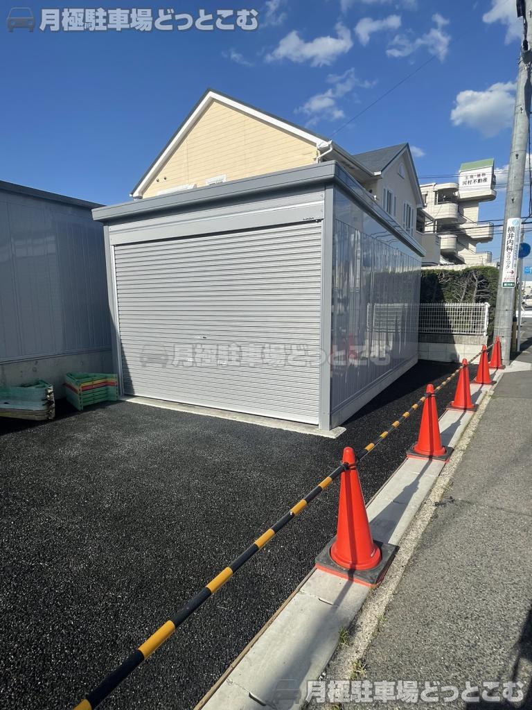 春日井市勝川町西3丁目8の月極駐車場3