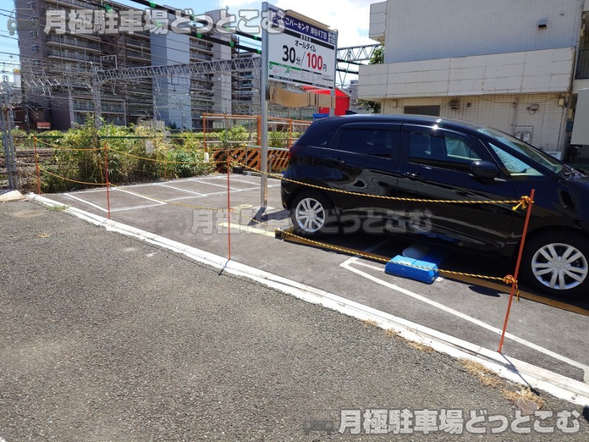 横浜市鶴見区岸谷4丁目33の月極駐車場4