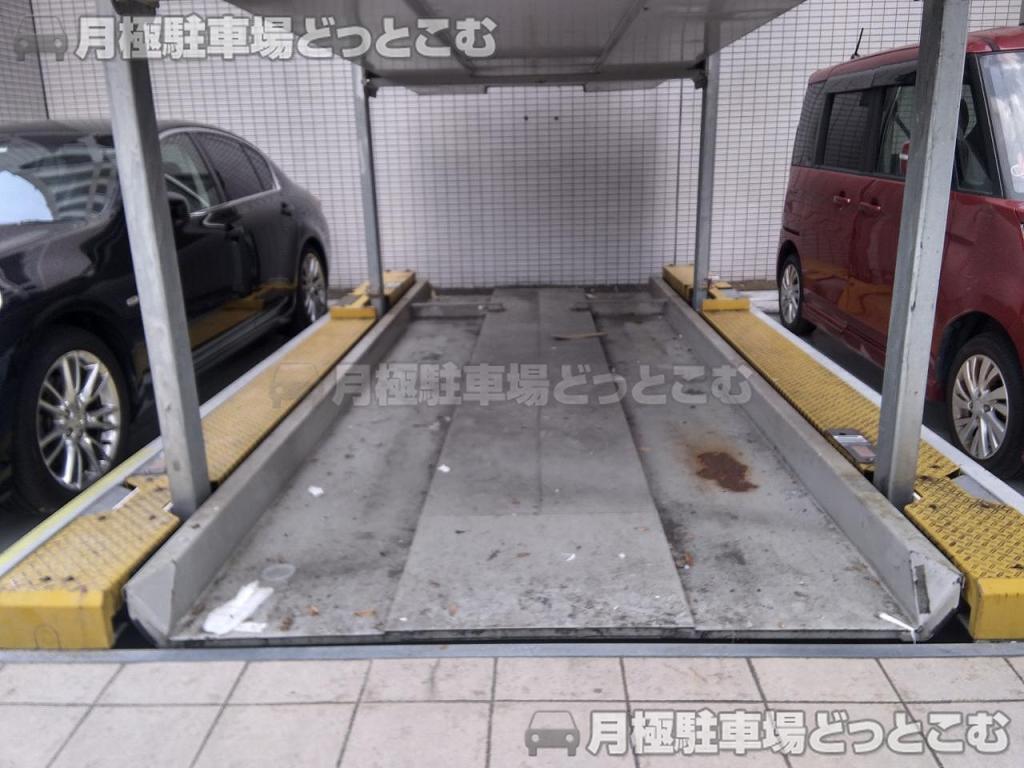 名古屋市中区新栄2丁目19-3の月極駐車場6