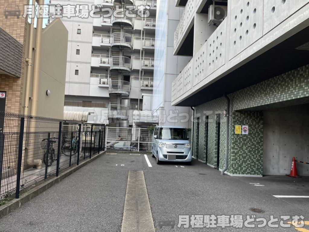 名古屋市中区大須1丁目29-12の月極駐車場3