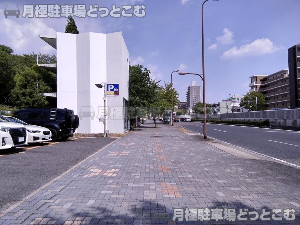 名古屋市千種区鏡池通3丁目3番2，3番3，4番1の月極駐車場8