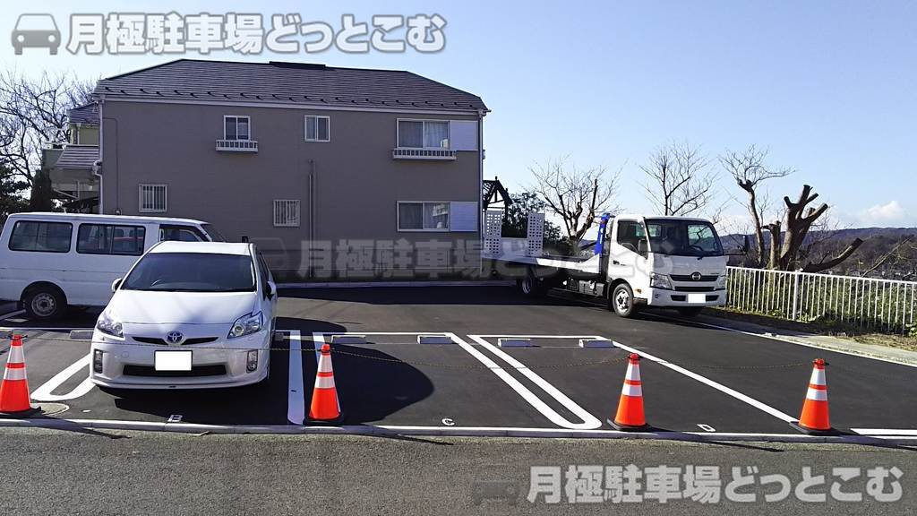 横浜市金沢区西柴2-32-の月極駐車場2