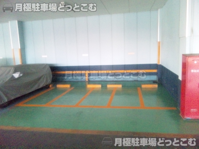 川崎市川崎区南町22-4の月極駐車場1