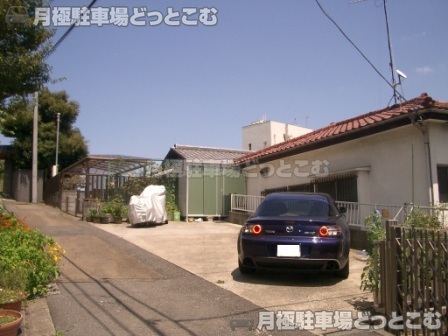 横浜市神奈川区松ヶ丘42の月極駐車場1