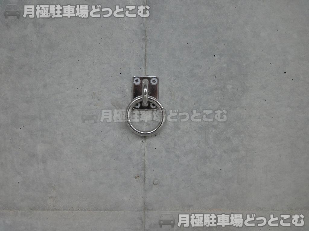 横浜市神奈川区片倉2丁目8-42の月極駐車場1