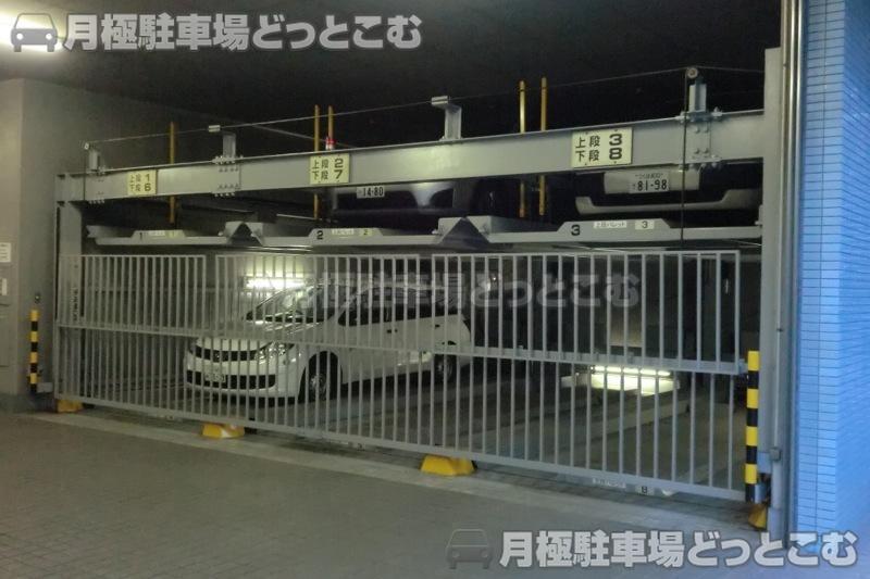 港区芝1丁目5番9号の月極駐車場2