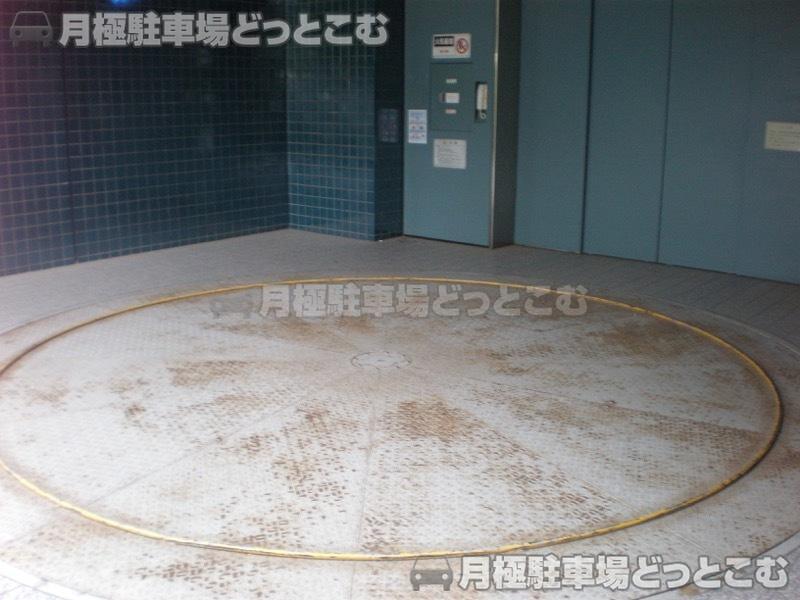 港区芝浦3丁目1-35の月極駐車場2