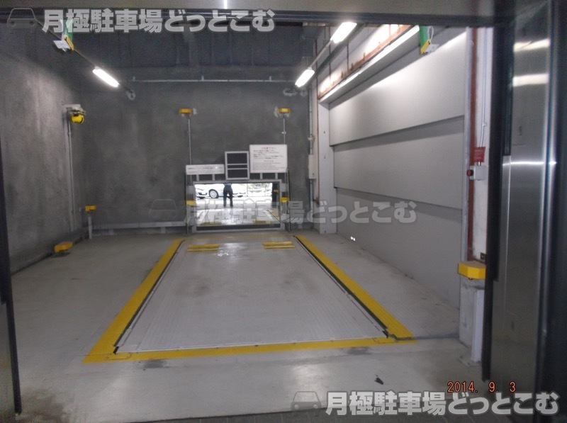 千代田区西神田3-2-1の月極駐車場2