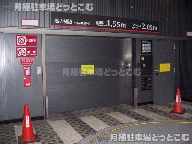 千代田区神田須田町1丁目23-1の月極駐車場2