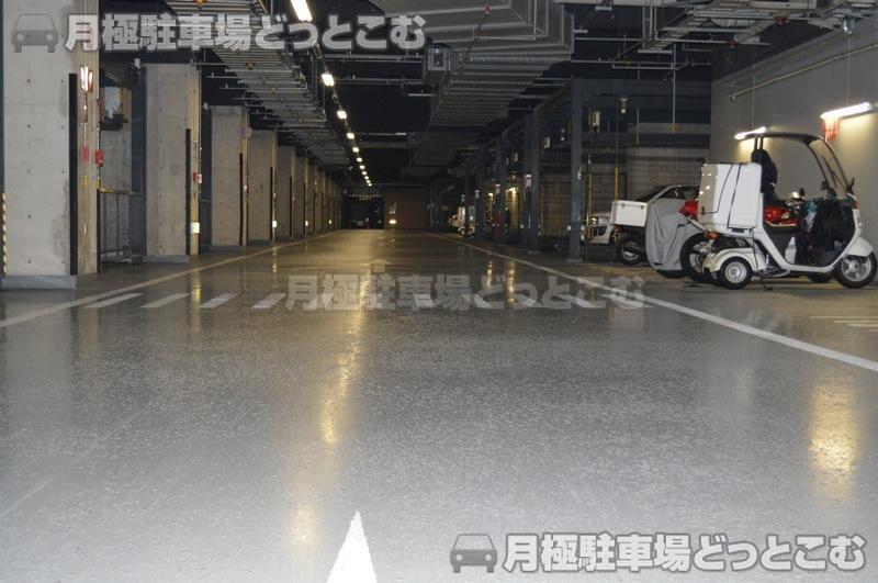 文京区後楽2丁目5-1の月極駐車場1