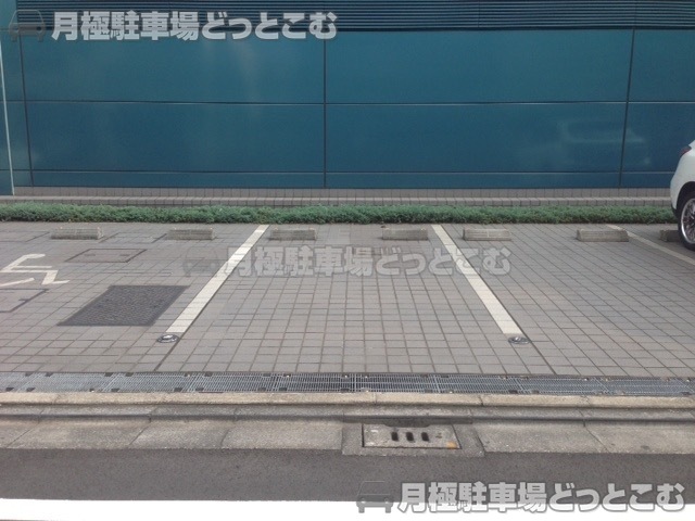 中央区勝どき3丁目8-9の月極駐車場1