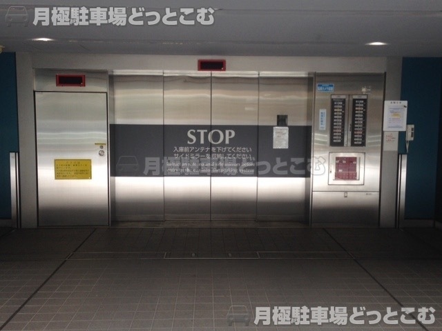 中央区勝どき6丁目1-15の月極駐車場1