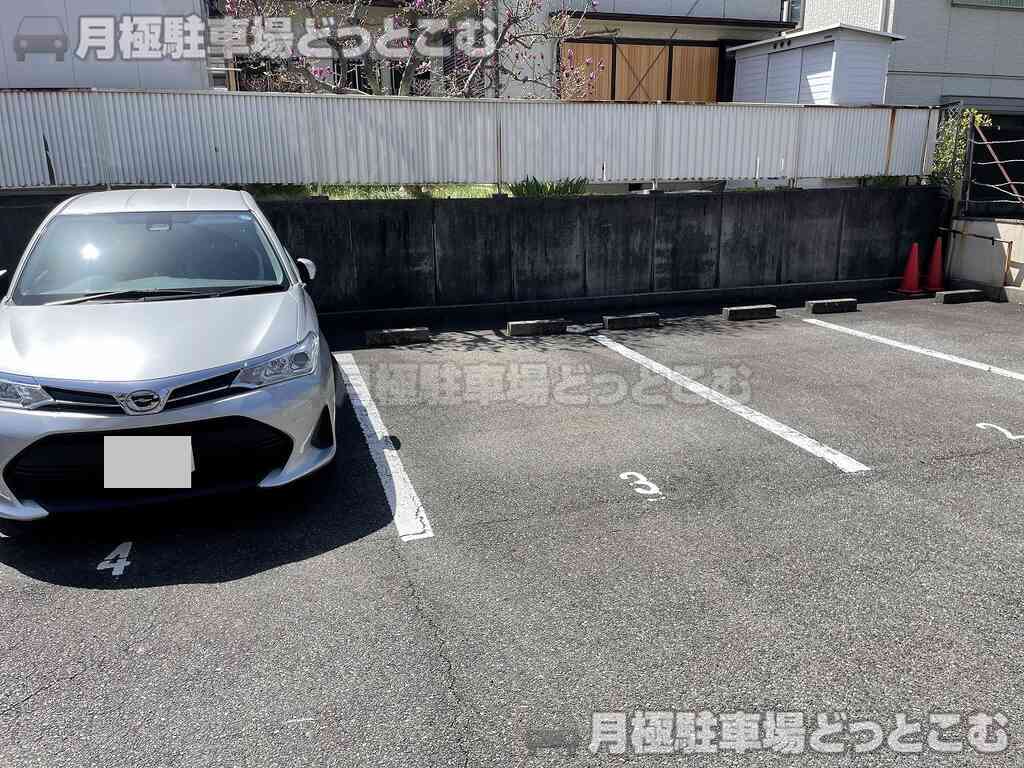 名古屋市昭和区五軒家町8-7の月極駐車場2
