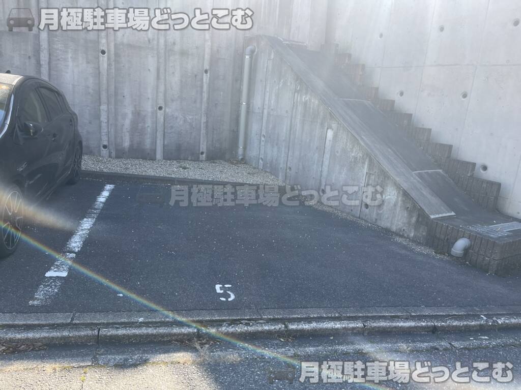 名古屋市千種区西山元町2丁目2の月極駐車場2