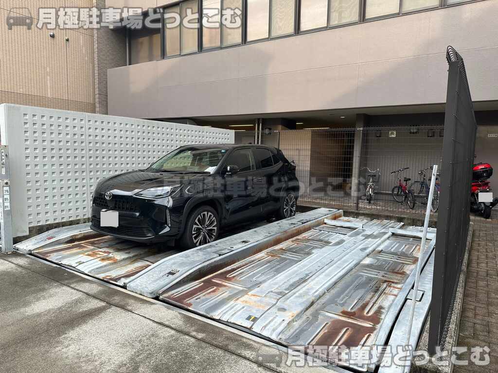 名古屋市千種区千種通6丁目26-1の月極駐車場2