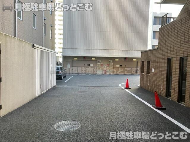 名古屋市中区栄2-12-22の月極駐車場2