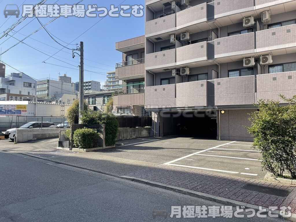 名古屋市中区新栄1丁目37-21の月極駐車場2
