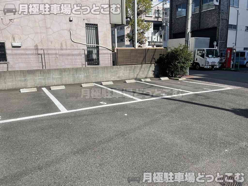 名古屋市中区新栄1丁目37-21の月極駐車場3