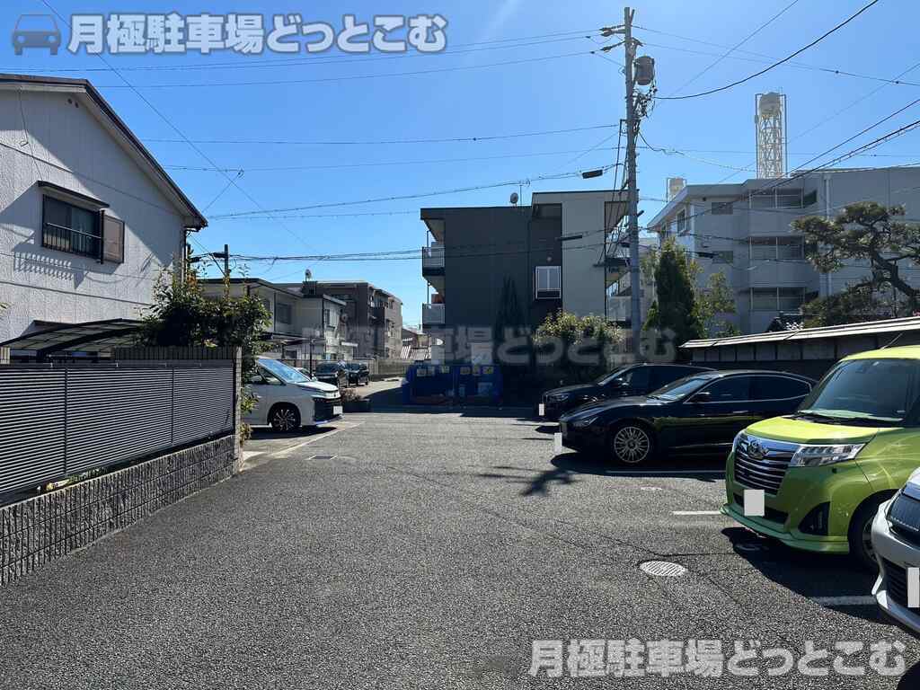 名古屋市昭和区山脇町4丁目5-1の月極駐車場3