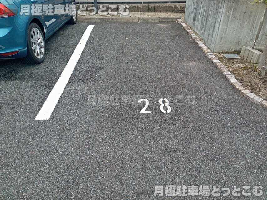 名古屋市昭和区前山町2丁目44の月極駐車場3