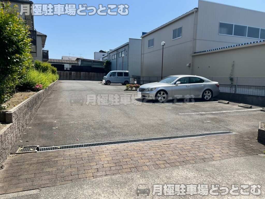 名古屋市南区中割町2丁目39の月極駐車場1