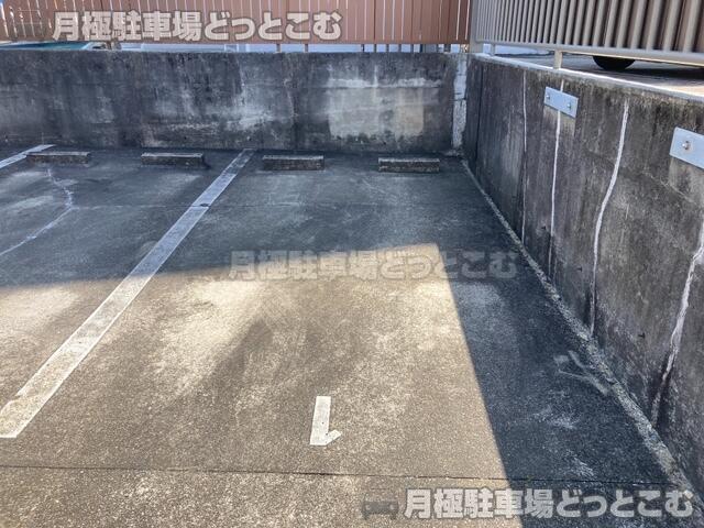 名古屋市緑区鹿山2丁目34の月極駐車場2