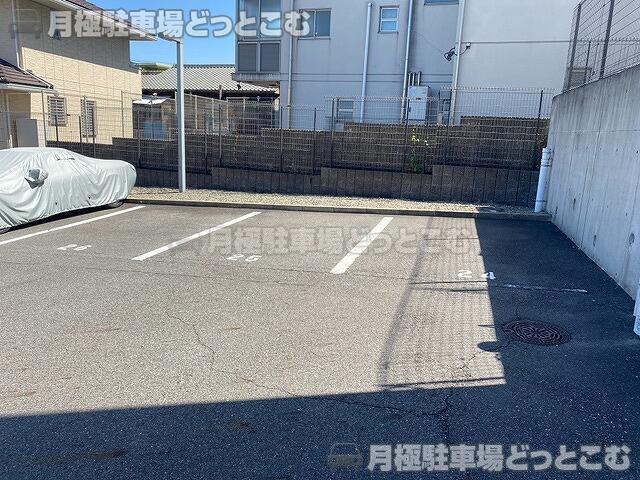 東海市荒尾町天ノ根92-1の月極駐車場2